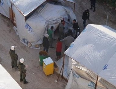 Χίος: 10 συλλήψεις στον καταυλισμό της Σούδας - Βρέθηκαν μαχαίρια και λοστοί (βίντεο) (upd)
